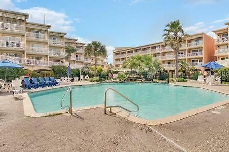 Family Friendly Coastal Condo Галвестон Экстерьер фото